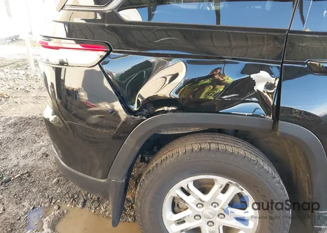 2023 Jeep Grand Cherokee Laredo 4X4 z USA, uszkodzony, nr VIN 1C4RJHAG7PC510594